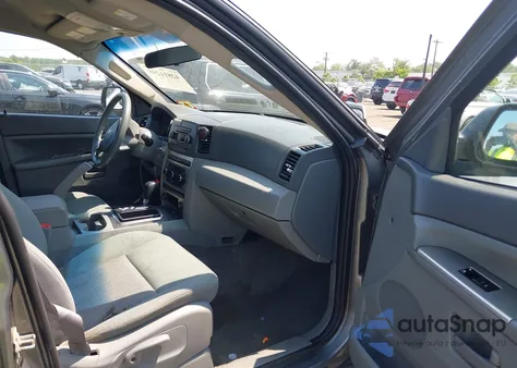 2007 Jeep Grand Cherokee Laredo z USA, uszkodzony, nr VIN 1J8GR48K87C641917